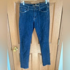 Old Navy “The Sweetheart” skinny jean. Size 4, regular length.